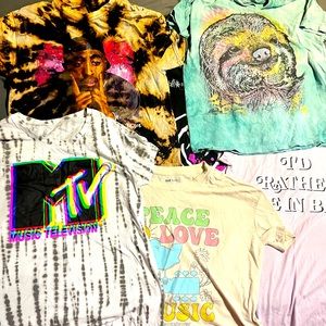Teen/Woman 6 Graphic Tee Lot-MTV-Sloth-Bed-80s-PEACE-SMALL AND MEDIUM